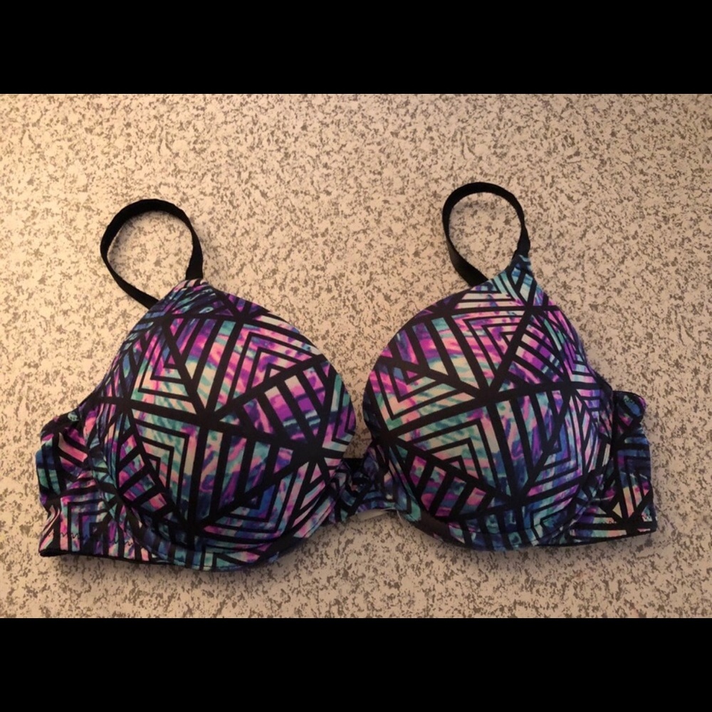 VS PINK BRA SIZE 34B